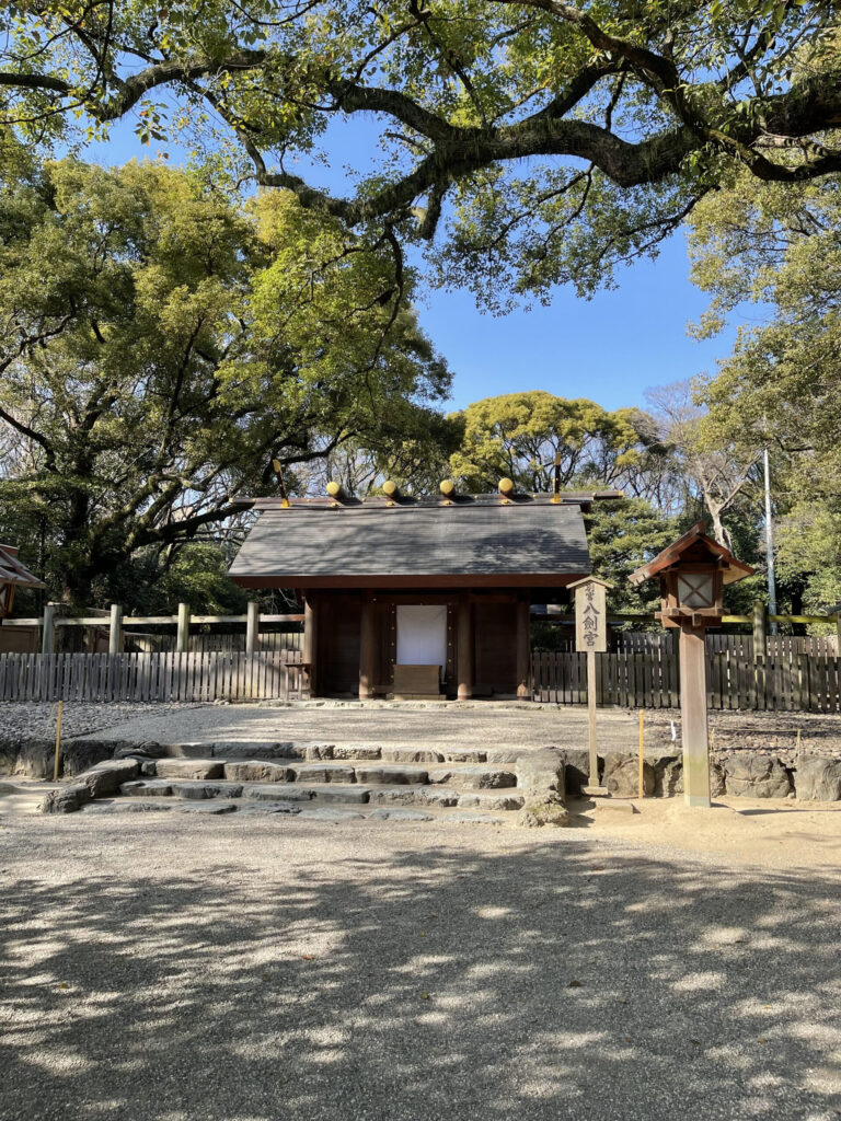 別宮八剣宮